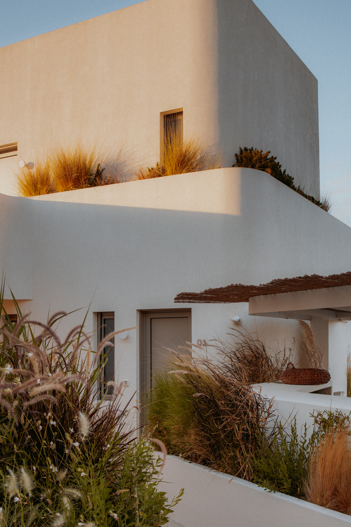Apartamenty na Milos nowoczesna architektura grecka White Pebble Milos